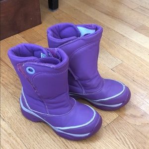 Lands end purple winter boots with Velcro closure